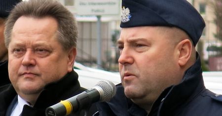 Komendant policji chciał zabłysnąć. Skończyło się na medialnym samobójstwie