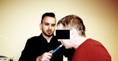 Pijany rozbił się na stacji paliw i zatoczył do sklepu po wódkę