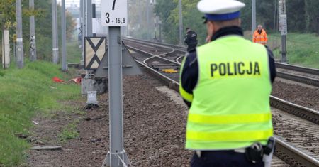 Gdynia. Pociąg śmiertelnie potrącił pieszego