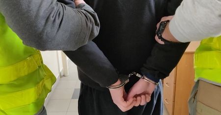 Chciał kupić narkotyki. Pomylił policjantów z dilerami