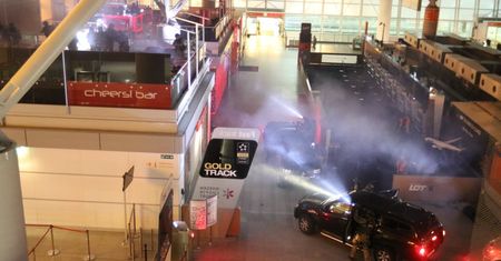 Jak wyglądałby atak terrorystów na Okęcie? Policja zrobiła głośny pokaz