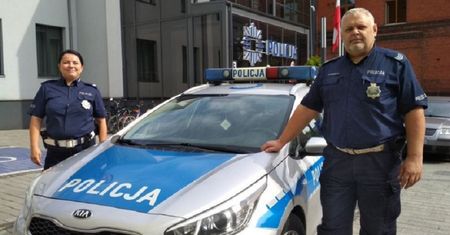 Inowrocław. Ujrzeli dramat dziecka z radiowozu. 5-latka uratowana przez policjantów