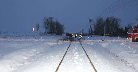 Tragedia w Pniewitem, nie żyje kierowca. Mieszkańcy ostrzegali. "To bardzo niebezpieczne miejsce"