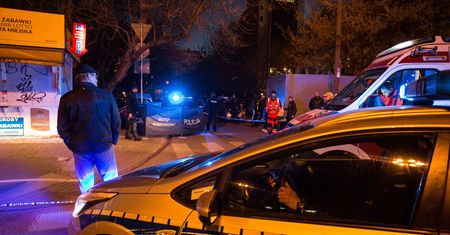 Śmierć od noża w Warszawie. Ofiara też po ataku na plebanii