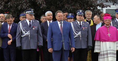 Było konfetti, hawajskie tańce a teraz jest Nowenna. Mamy nagranie z uroczystości