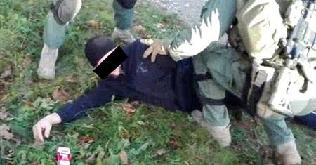 Jedną ze swoich ofiar wywieźli do lasu, by ją zastrzelić. Policja wyjaśniła zbrodnie sprzed lat