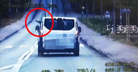 Kierowca myślał, że nikt go nie widzi. Zapłacił 200 zł