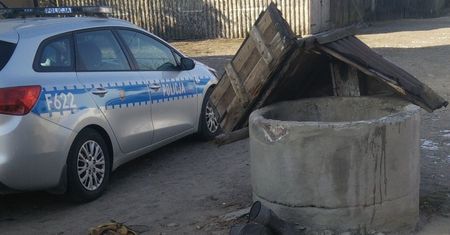 53-latek wpadł do studni. Temperatura jego ciała spadła do 24 stopni