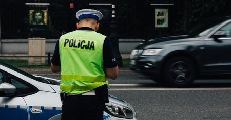 Nietrzeźwy dziadek woził autem 4-letnią wnuczkę