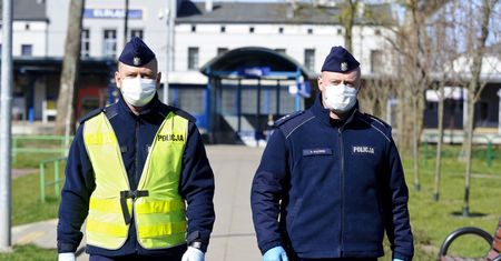 Koronawirus w Polsce. Ponad tysiąc mandatów w Niedzielę Wielkanocną