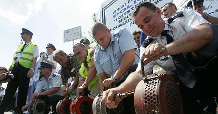 Niezadowoleni policjanci pod Sejmem
