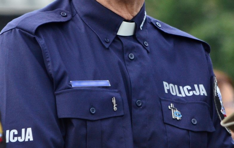 W policji na stałe pracuje 10 księży katolickich