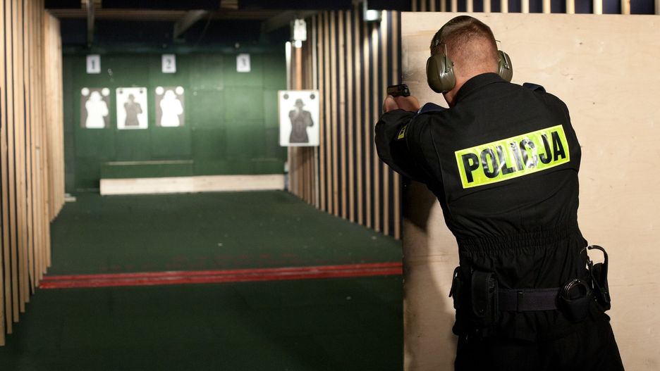 Poznań. Ponad 70 proc. policjantów oblało egzamin ze strzelania