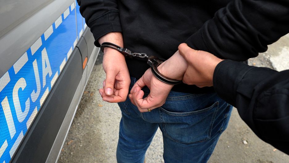 Zatrzymany przez policję. Zdjęcie ilustracyjne.