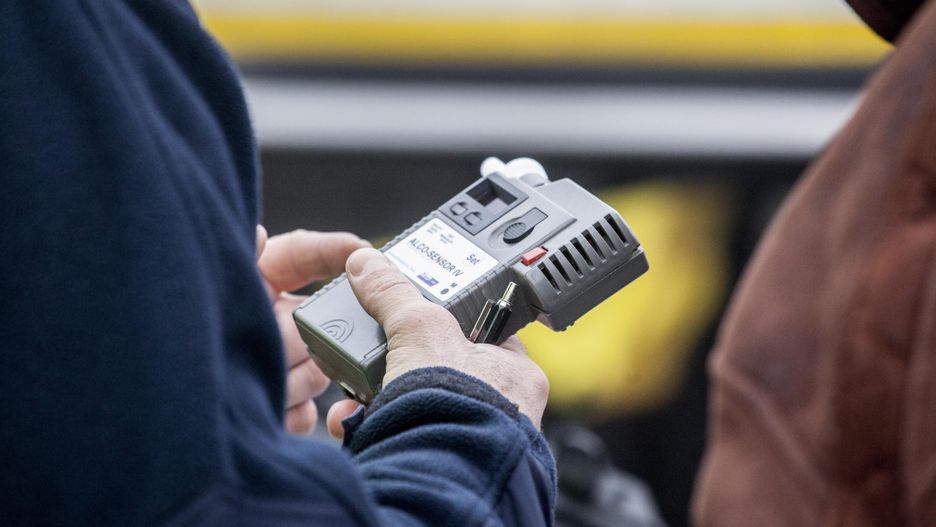 Policja w Żarowie zatrzymała pijanego kierowcę TIR-a