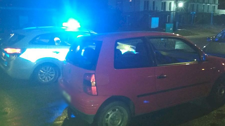 Gdańsk. Pijani kierowcy zatrzymani po pościgu. Samochód uderzył w radiowóz