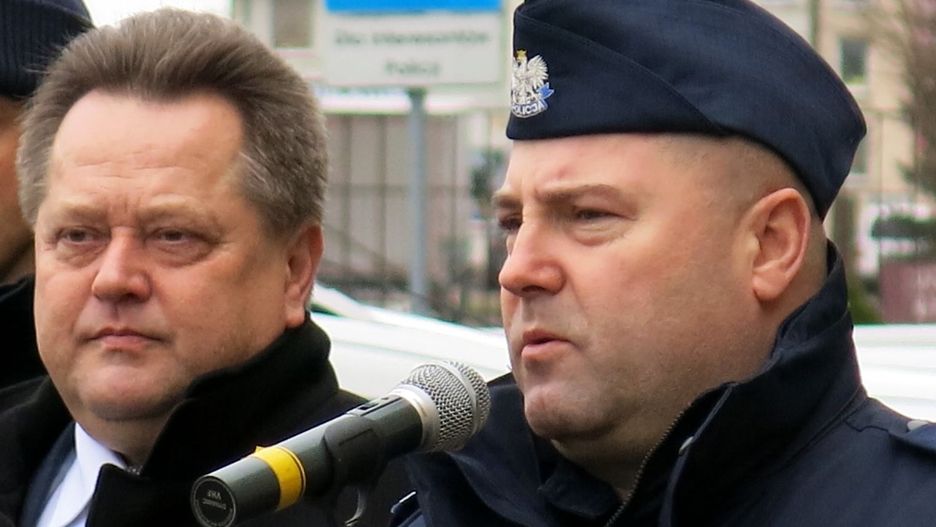Wiceszef MSWiA Jarosław Zieliński (z lewej) i szef podlaskiej policji nadinsp. Daniel Kołnierowicz.
