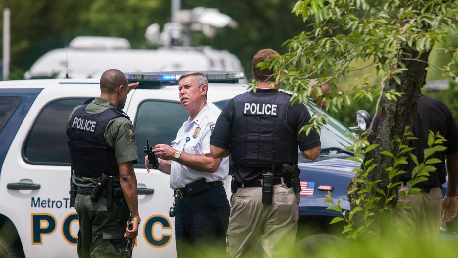 Policja poszukuje mężczyzny, który zabił 3 osoby i ranił dwie w Edgwood w stanie Maryland