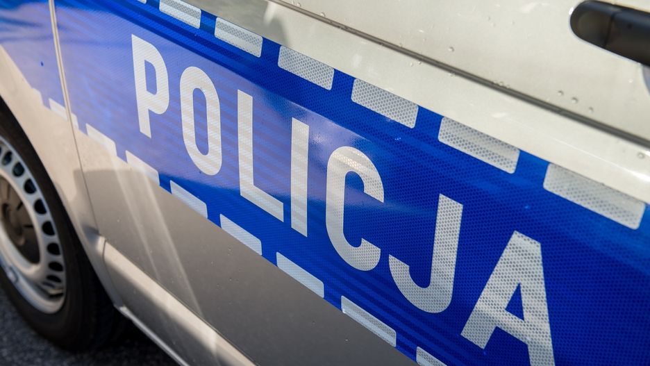 Jeden z policjantów został zabrany do szpitala