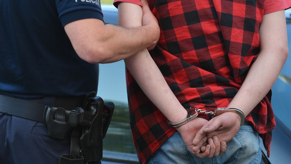 Policja zatrzymała 32-letniego ojca - jest podejrzany o pobicie dwójki synów (zdj. ilustr.) 
