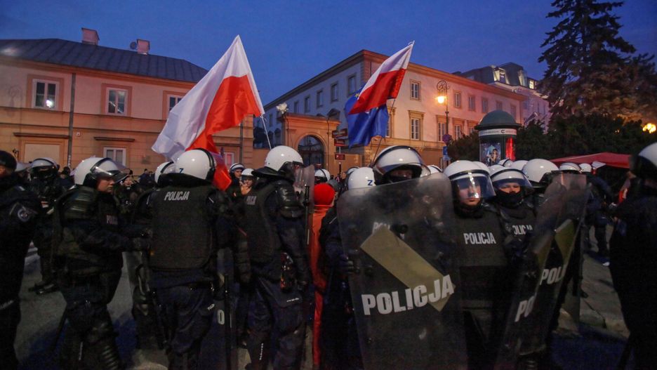 Marsz Niepodległości 2019. Stołeczny ratusz uważa, że jego uczestnicy skandowali niedopuszczalne hasła