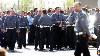 Fala policjantów zalała Warszawę