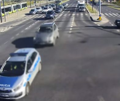 Pędził przez Olsztyn z konającym szczeniakiem w samochodzie. Policja ruszyła na pomoc