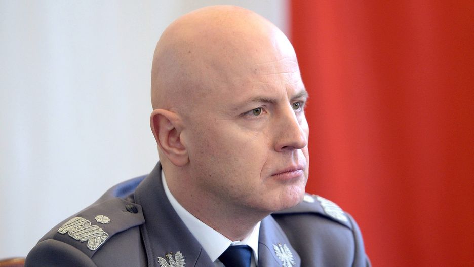 Komendant Główny Policji gen. Jarosław Szymczyk udzielił pomocy 12-letnie rowerzystce, która została potrącona na pasach