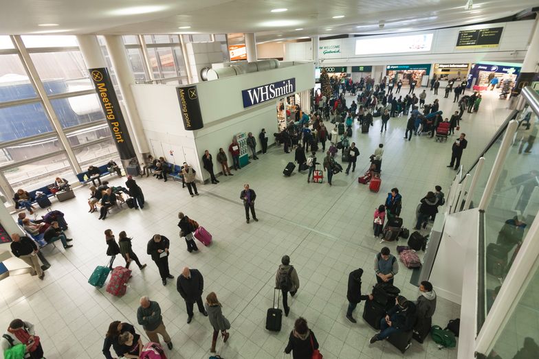 Wpadka ochrony na lotnisku Gatwick. Pasażer wszedł do samolotu i zamknął się w toalecie