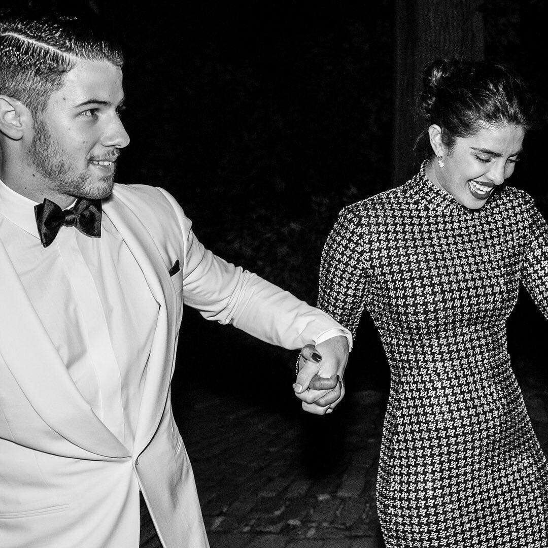 Nick Jonas i Priyanka Chopra skopiowali stylizacje Jennifer Lopez i Alexa Rodrigueza