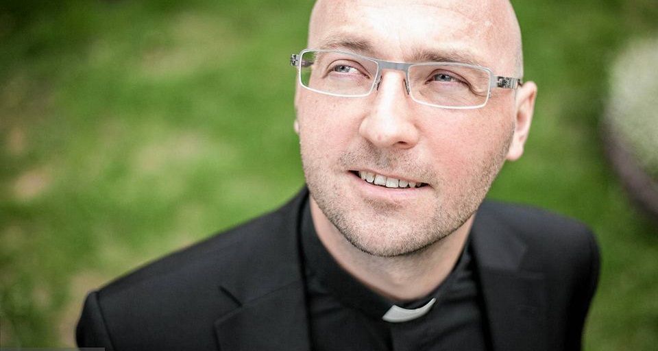 Ks. Piotr Studnicki, koordynator medialny Centrum Ochrony Dziecka