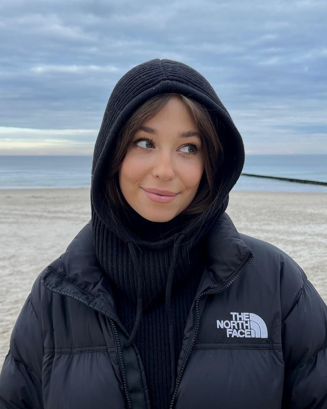 Izabella Krzan na plaży (fot. Instagram)