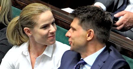 Ryszard Petru poleciał na urlop z Joanną Schmidt. Potem pozwał tygodnik, ale teraz zmienił zdanie