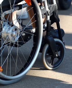 Bytom. Niepełnosprawny chłopiec porzucony przez matkę. Kobieta była pijana