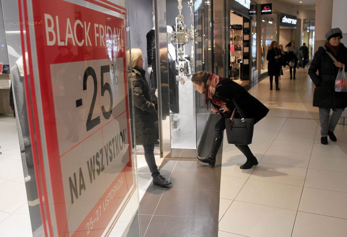 Tak sklepy nabierają internautów. Black Friday to ściema