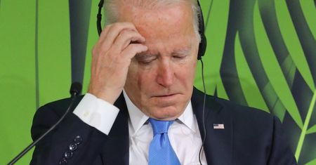 Joe Biden zaliczył koszmarną wpadkę. Nie wiedział, że ma włączony mikrofon. Aż uszy więdną po tym, co powiedział pod nosem