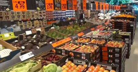 Lidl sprzedaje jabłka z Chile i Nowej Zelandii. "Jak możemy, to wybieramy te polskie"