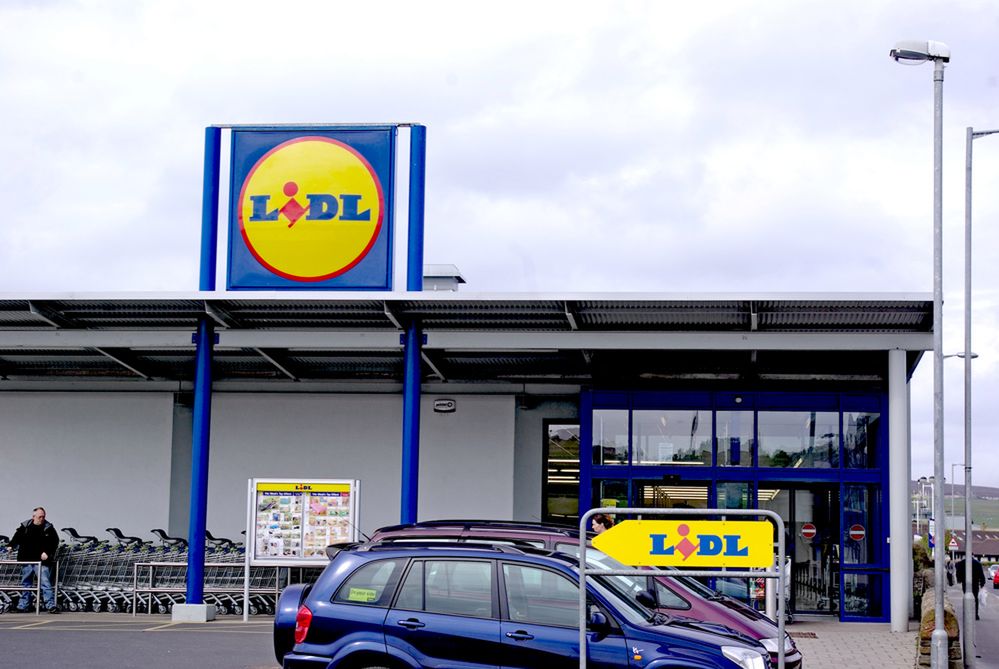 Lidl Pay w lutym Polsce. Pracownicy sklepów uczą się, jak obsługiwać płatności mobilne