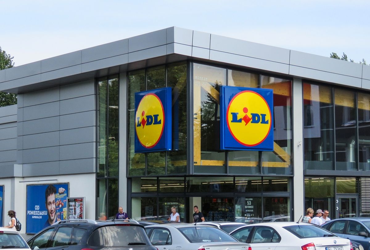 Amerykański Lidl zachęca do zakupów polską kiełbasą