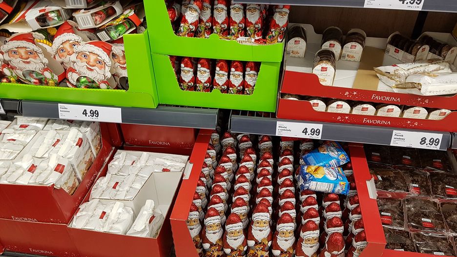 Pierwsze czekoladowe mikołaje pojawiły się w Lidlu już w tym tygodniu. To zdjęcie z jednego z warszawskich sklepów