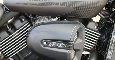 Na dobę przed europejską premierą jeździliśmy nowym motocyklem Harleya