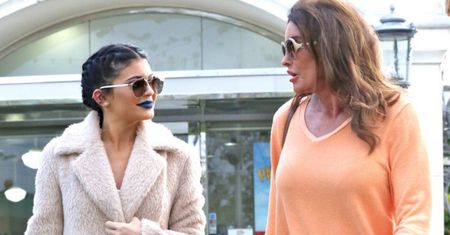 Niebieskie usta Kylie Jenner w dobrej sprawie!