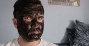 Aktywny węgiel w paście i w maseczce. Czy to faktycznie działa? Sprawdzamy