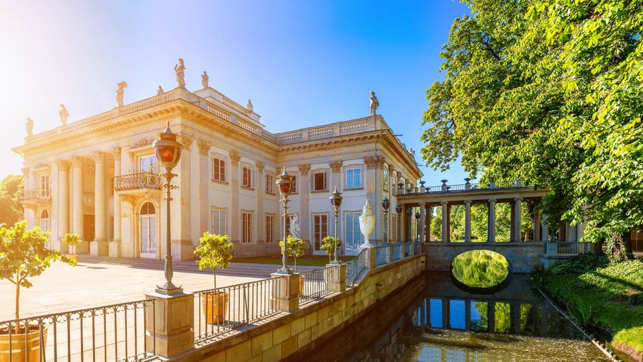 Muzeum Łazienki Królewskie przygotowało m.in. oprowadzanie po wystawie poświęconej nadwornemu malarzowi Stanisława Augusta - Janowi Bogumiłowi Plerschowi,