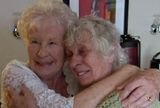 Rozdzielone po urodzeniu bliźniaczki spotkały się po 78 latach