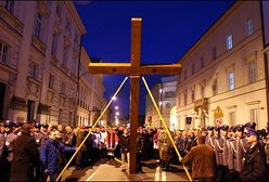Prymas na czele Drogi Krzyżowej w Warszawie