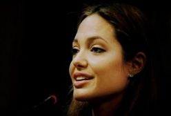 Angelina Jolie: nie romansuję z Bradem Pittem