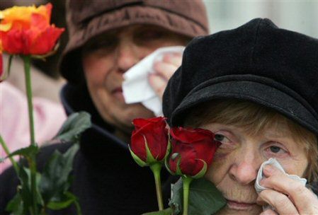 Rosjanie oddają hołd Borysowi Jelcynowi