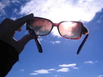 Okulary przeciwsłoneczne - ratunek dla oczu