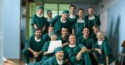 Brytyjski dziennik porównuje "Bogów" do słynnego serialu "Ostry dyżur" i ocenia film na aż 4 gwiazdki!